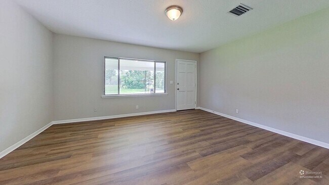 Building Photo - Beautifully Updated 4-Bedroom Home with Modern Finishes & Spacious Backyard