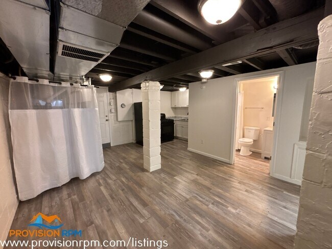 Building Photo - 2916 Cornwall Rd