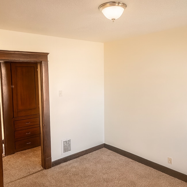 Building Photo - 4409 Gifford Ave