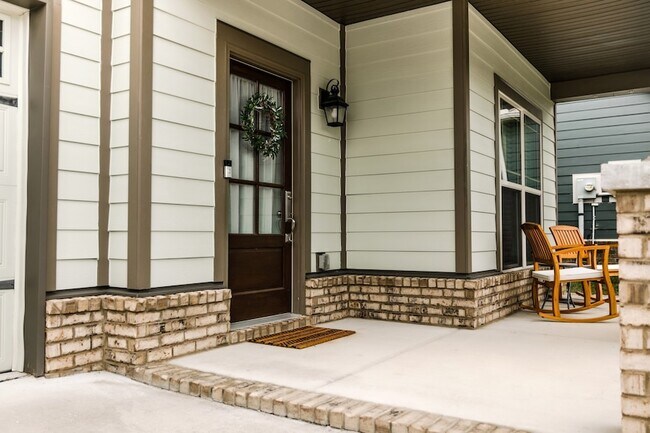 Building Photo - 40 Nokes Dr