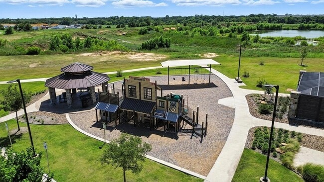 Building Photo - 10909 Los Alamos Dr