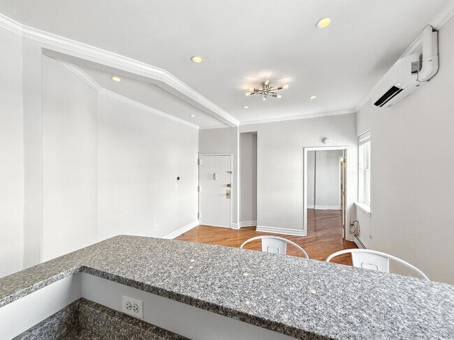 Building Photo - 510 Palisade Ave