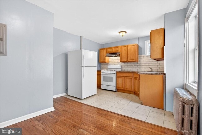 Building Photo - 1528 Church St