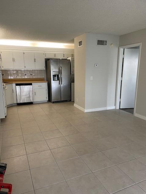 Building Photo - 204 Foxtail Dr