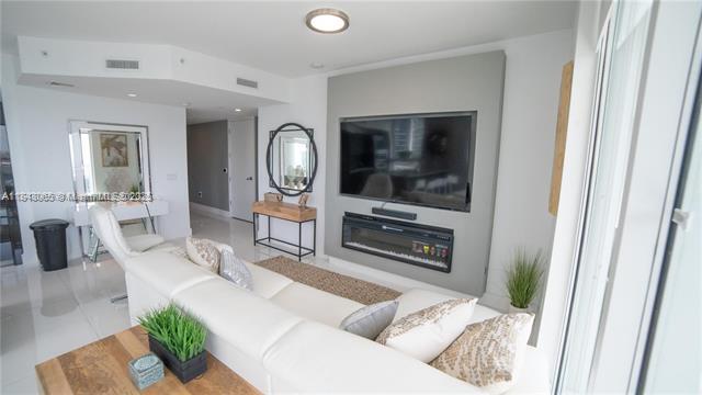 Building Photo - 1080 Brickell Ave