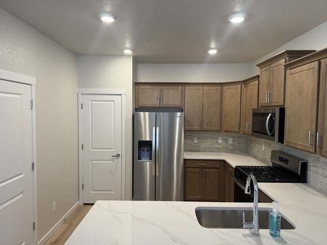 Building Photo - Stunning Brand New Home Close To Lowry & DIA