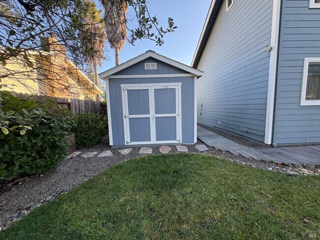 Building Photo - 5705 Davis Cir