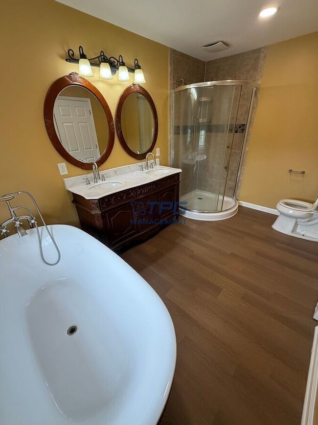 Building Photo - 9 Clearbrook Ln
