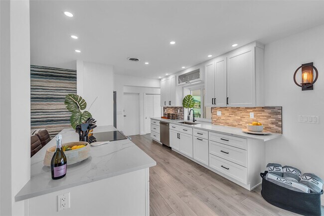 Building Photo - 3108 NE 42nd Ct