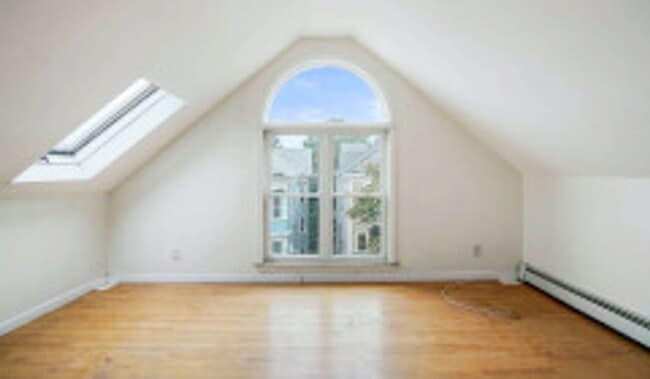 Building Photo - Huge, Beautiful, Fully Renovated Mission Hill 6 Bed/2 Bath on Sachem St for Sept 1st, 2026
