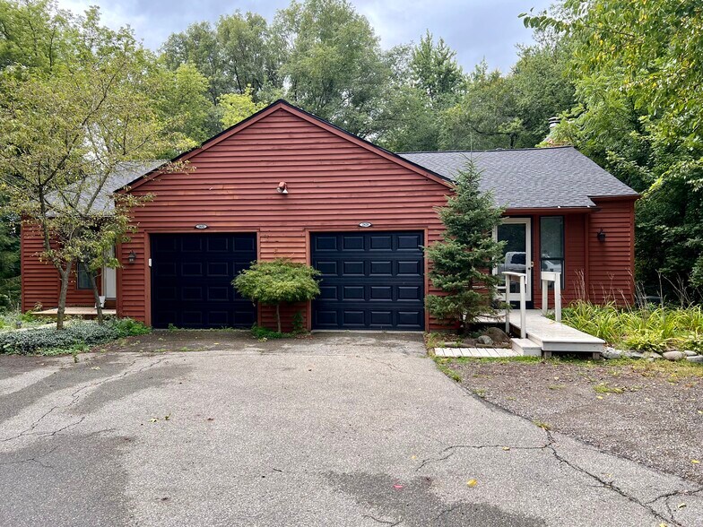 Building Photo - 2828 S 9th St