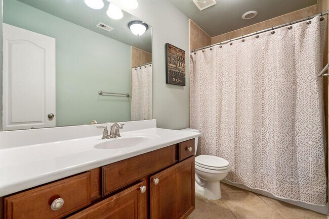Building Photo - 2711 Leah Manor Ln