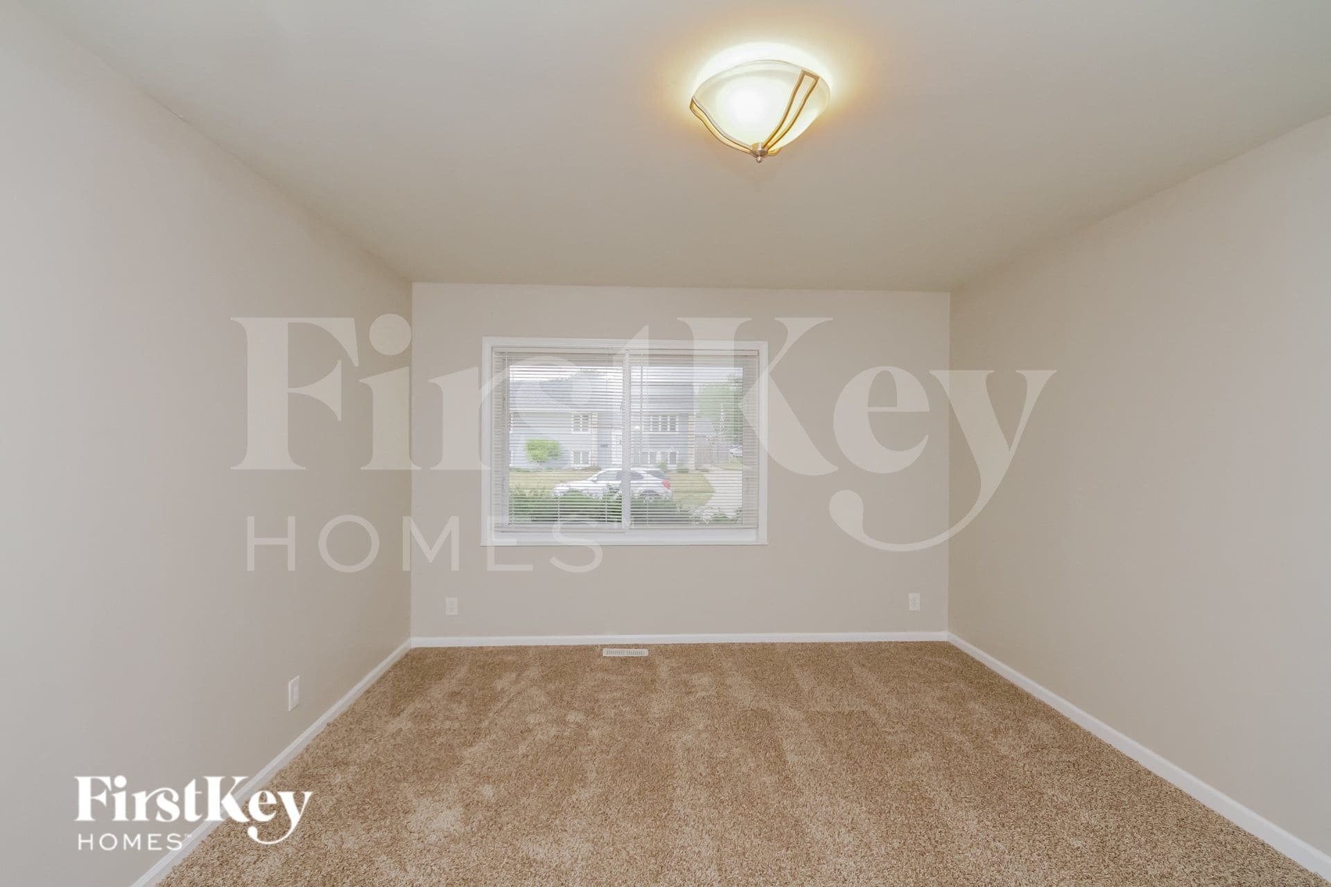Building Photo - 823 Oriole Dr