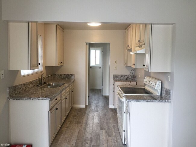 Building Photo - Studio, 1 bath House - 16845 S. Pacific