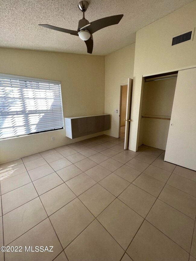 Building Photo - 6451 N Tierra De Las Catalinas