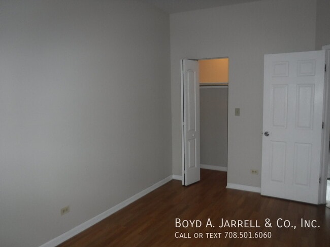 Building Photo - 5657 S Indiana Ave