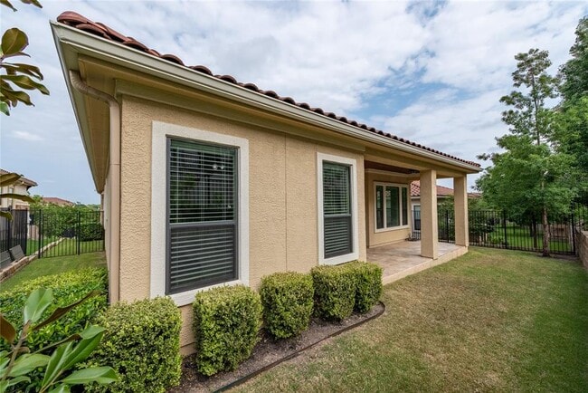 Building Photo - 407 Indianwood Dr