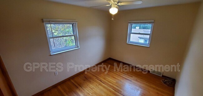 Building Photo - 5706-5708 Poketa Rd.