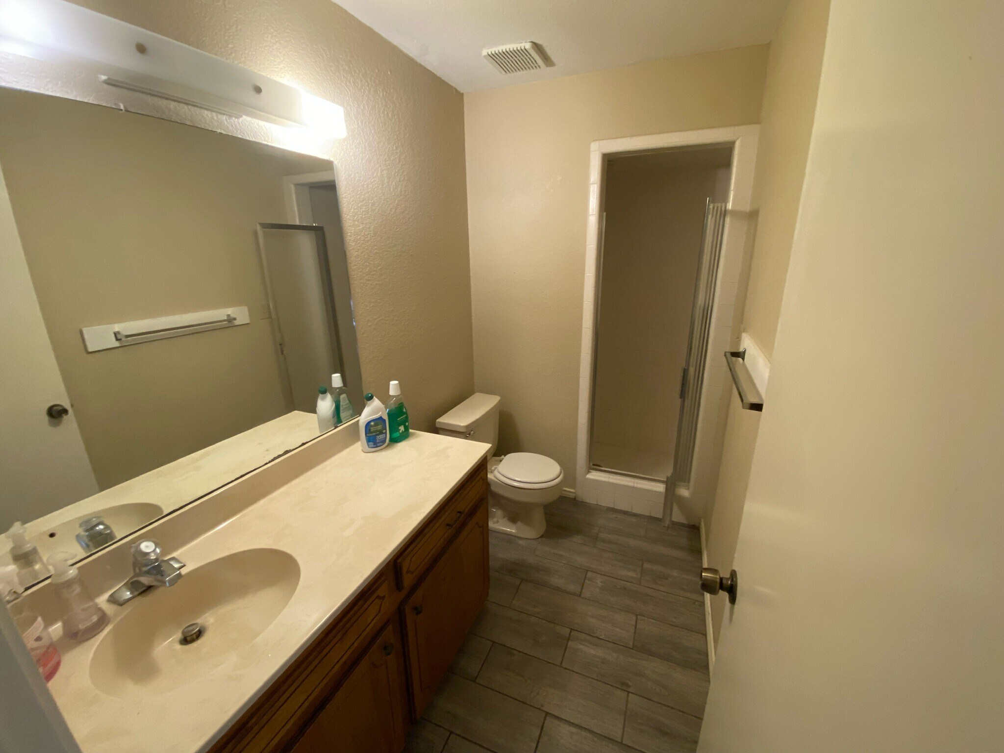 Hall bath - 2022 Mourning Dove Cir