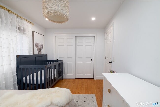 Building Photo - 410 Farmington Ave