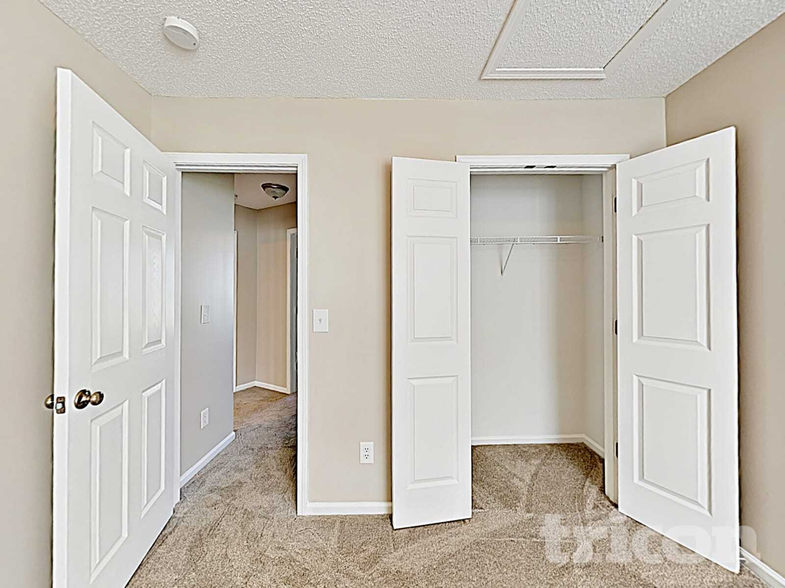 Building Photo - 218 Glencroft Dr