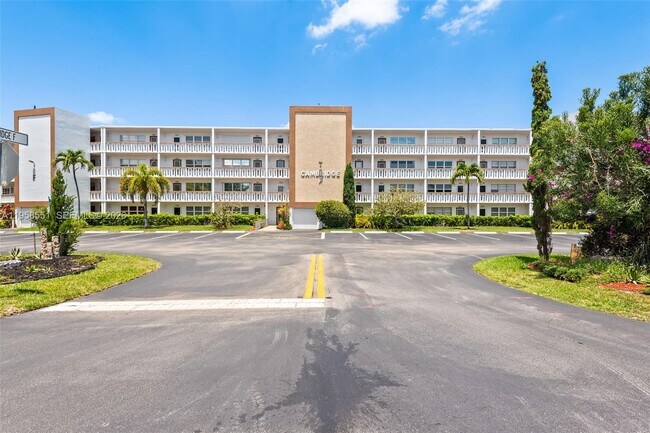 Building Photo - 2130 Cambridge F