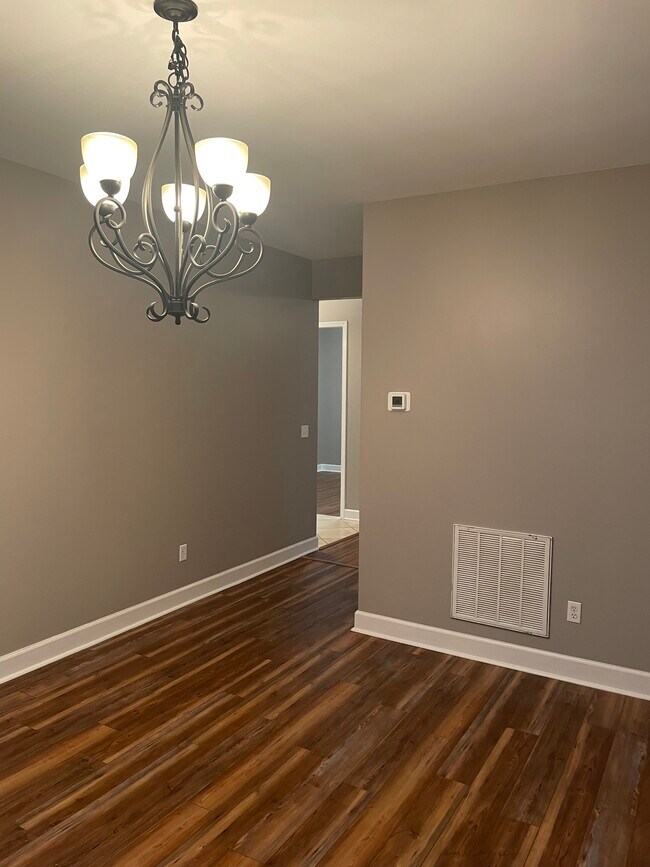 Building Photo - 940 Sunny Slope Trace