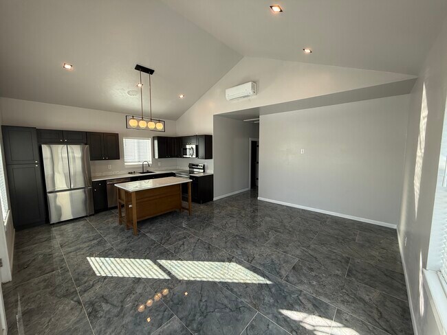 Building Photo - 171 Finn Ln