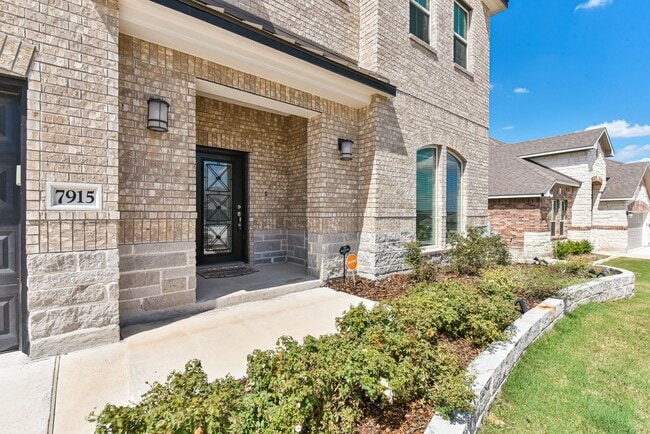 Building Photo - 7915 Gold Dr