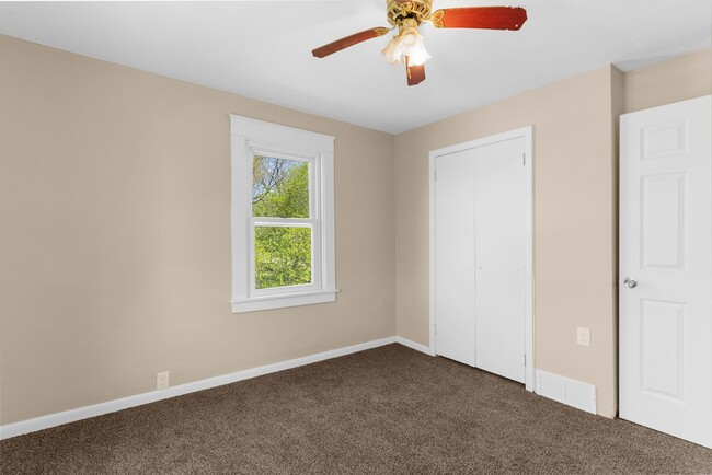 Building Photo - 510 Devitt Ave