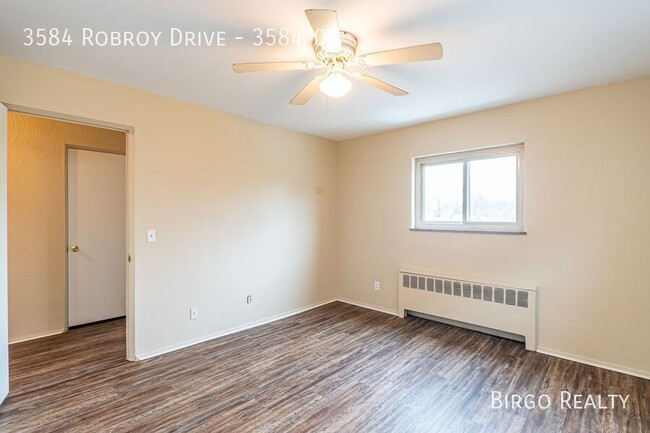 Building Photo - Perfect 2-BED APARTMENT in MONFORT HEIGHTS!