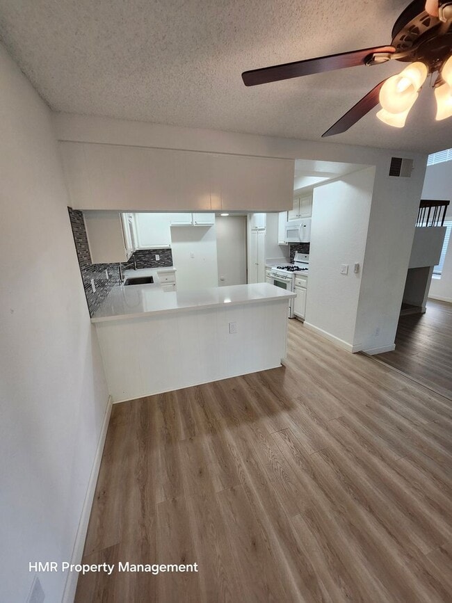 Building Photo - Beautiful 3-Bed, 3-Bath Condo in Prime Cla...