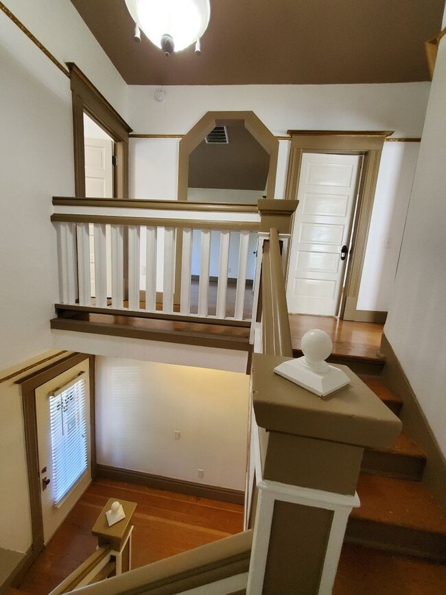 Building Photo - STUNNING 1BD/1BA IN A  FIVEPLEX IN EAST SA...