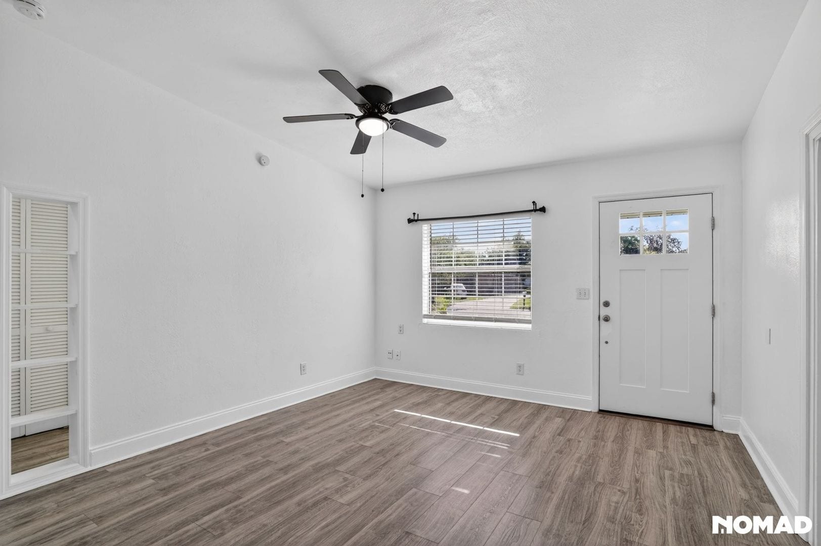 Building Photo - 441 E 5th St