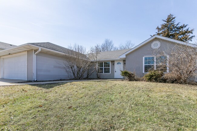 Building Photo - Recently Remodeled house in North Columbia!