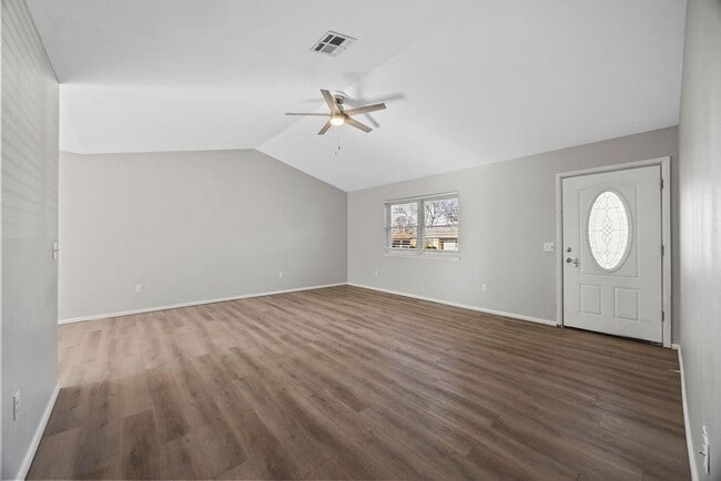 Building Photo - 2607 NE Walker St