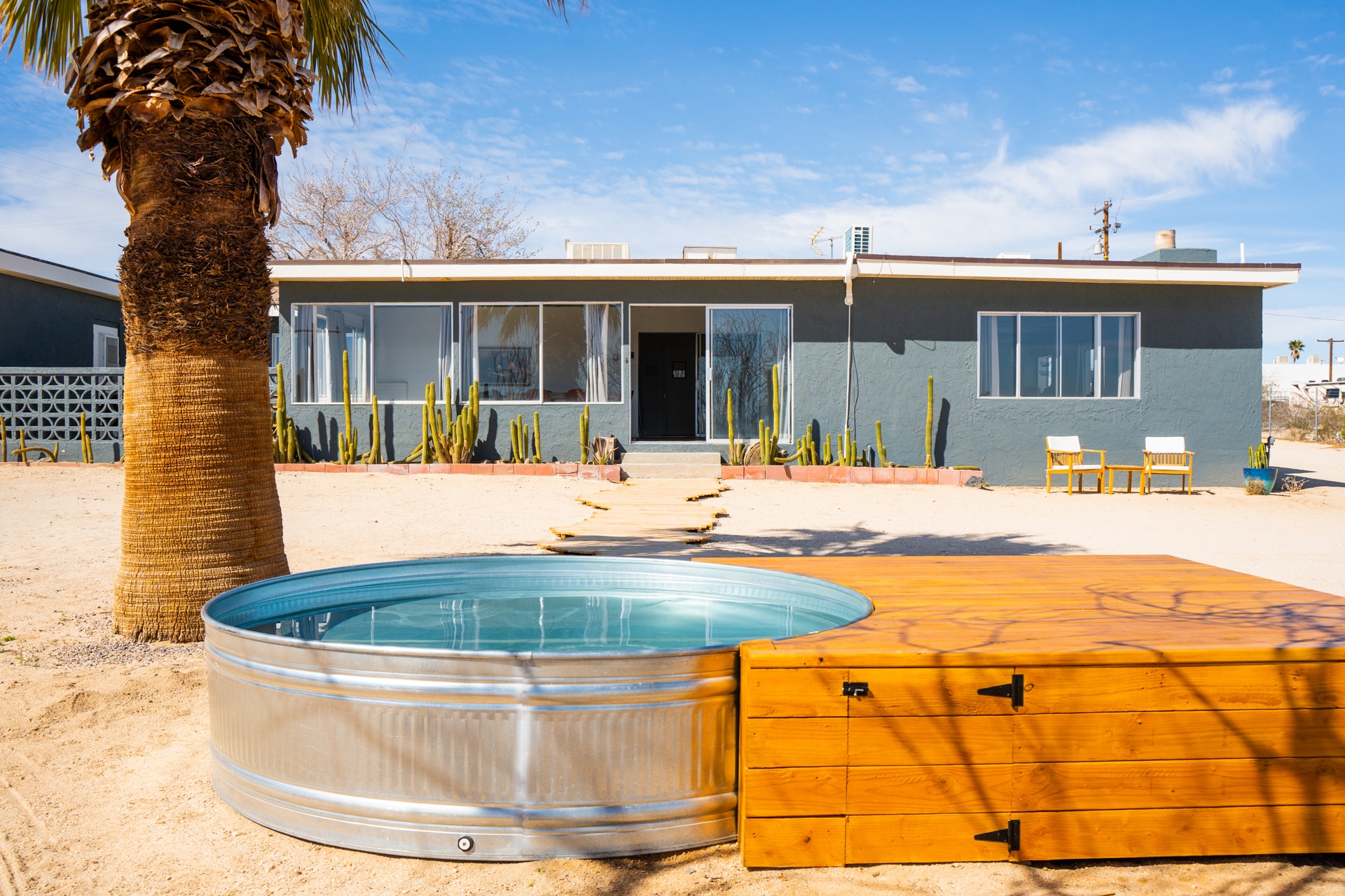 Building Photo - 6692 Valley View Dr