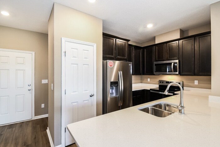 Building Photo - 250 Mustard Hl Ct