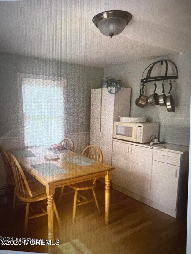 Building Photo - 30 Borden St