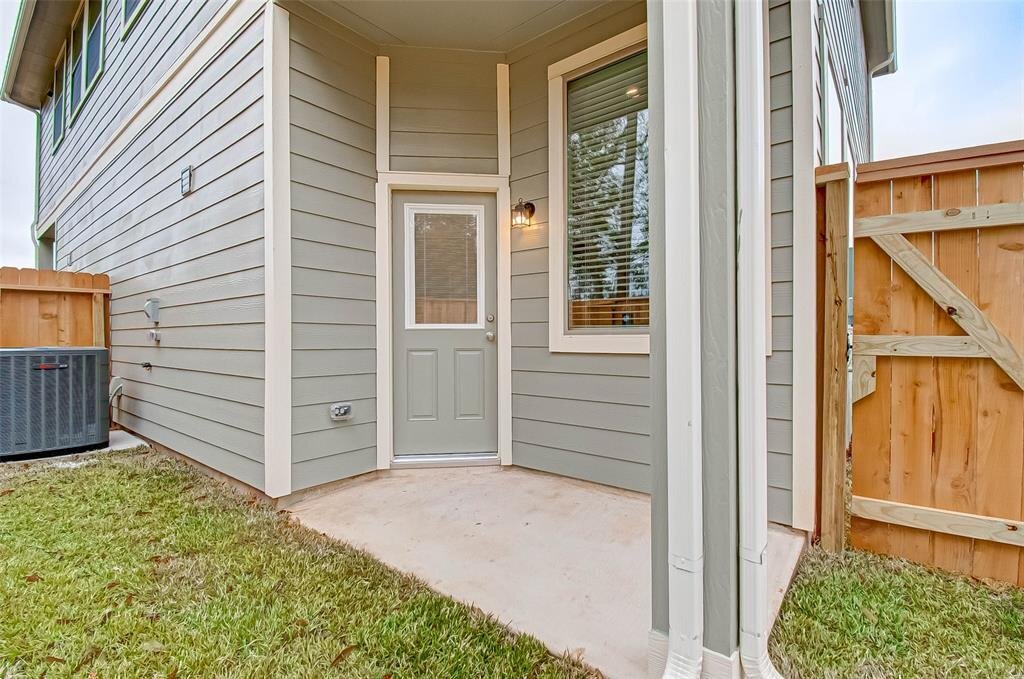 Building Photo - 332 N Spotted Fern Dr