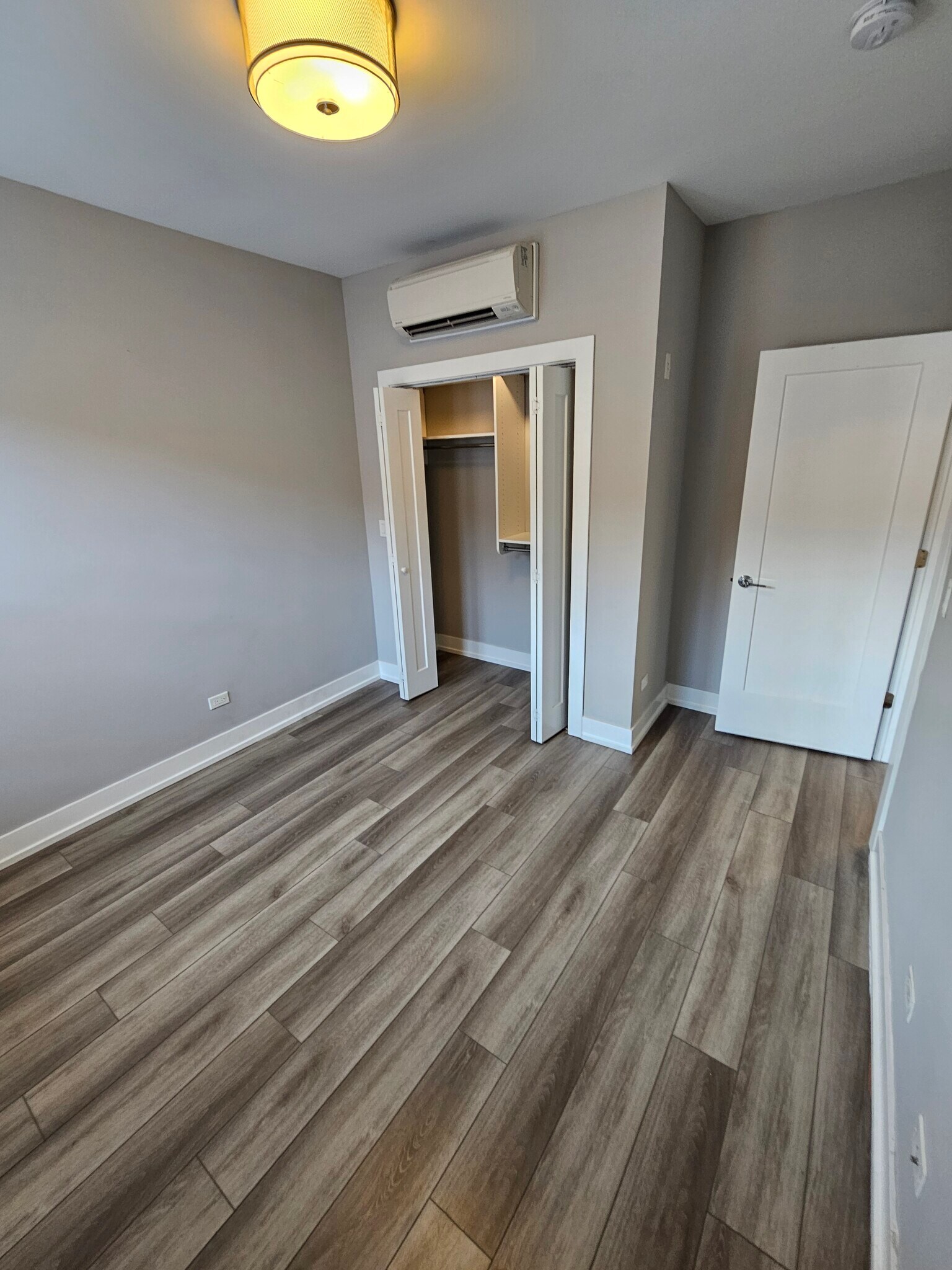 Building Photo - 3931 N Janssen Ave