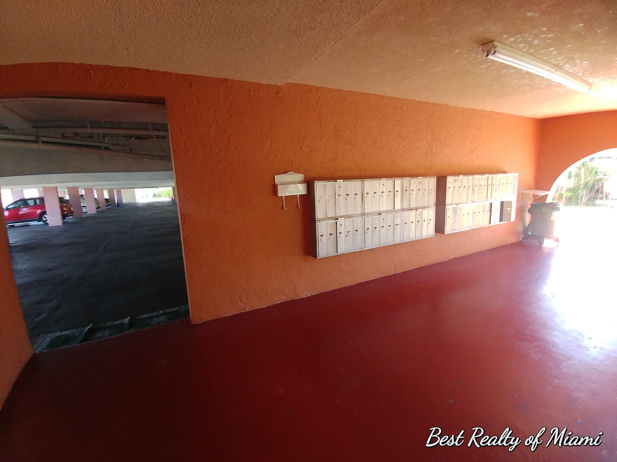 Building Photo - 1305 W 53rd St