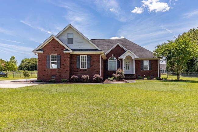 Building Photo - SPACIOUS Brick Home in Lane Tree (Goldsboro)! 3 Bedroom | 2 Bath w/ Bonus Room & 2-Car Garage