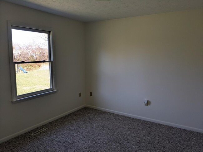 Building Photo - 258 Miller Dr