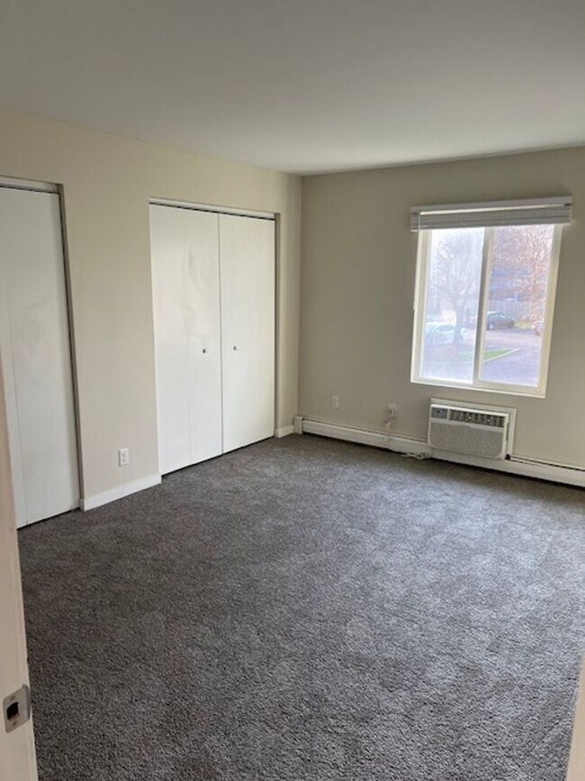 Building Photo - 1500 Light Road