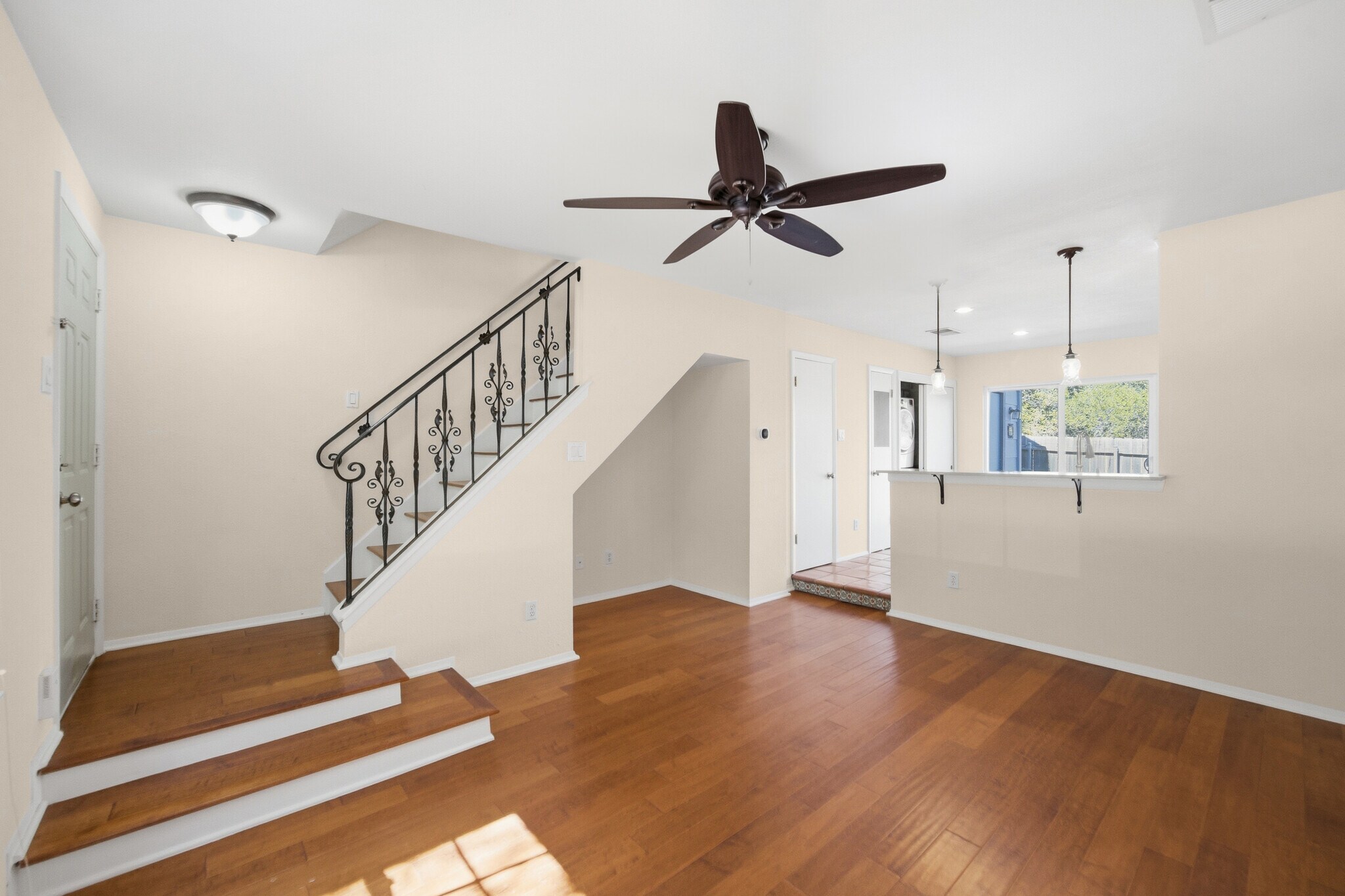 Building Photo - 1411 Gracy Farms Ln