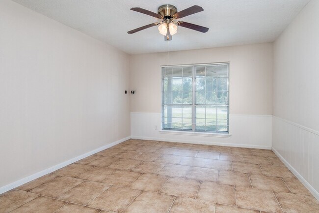 Building Photo - 1830 Baker Dr