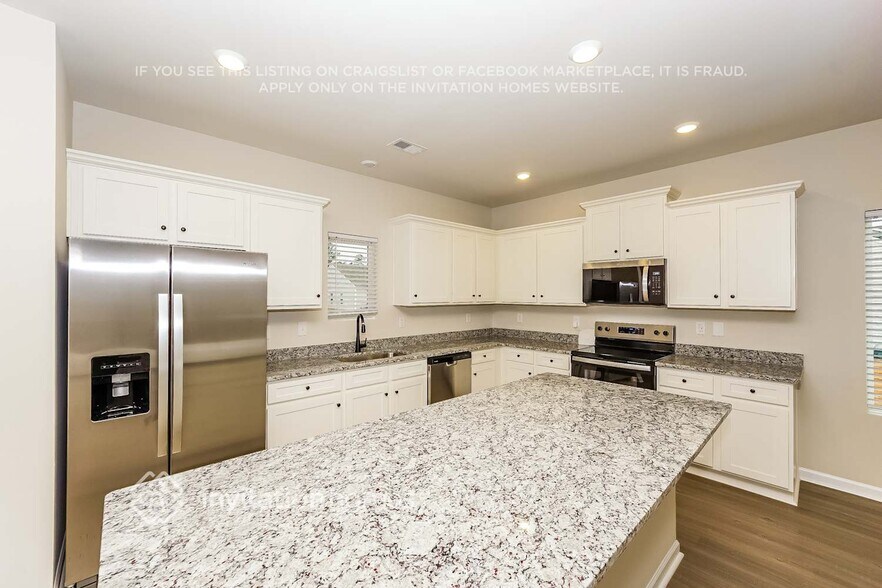 Building Photo - 3465 Bear Den Dr