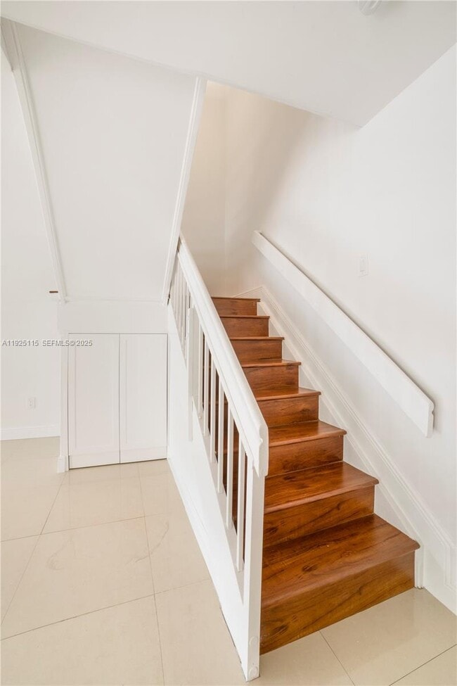 Building Photo - 5127 NW 102nd Ct