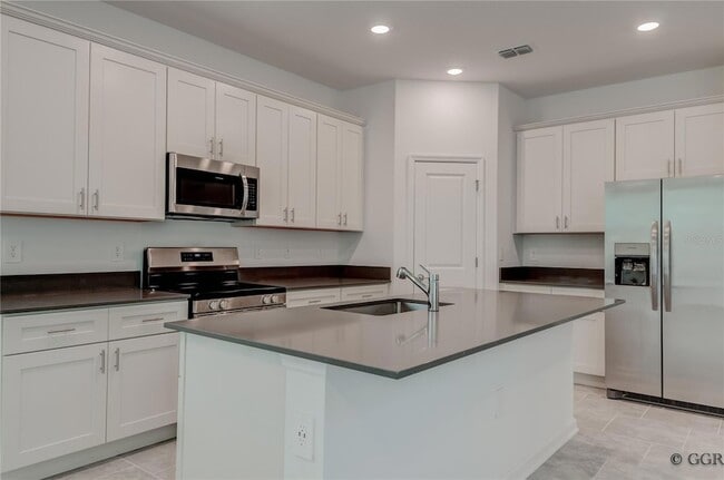Building Photo - 2207 Sweet Honey Ln